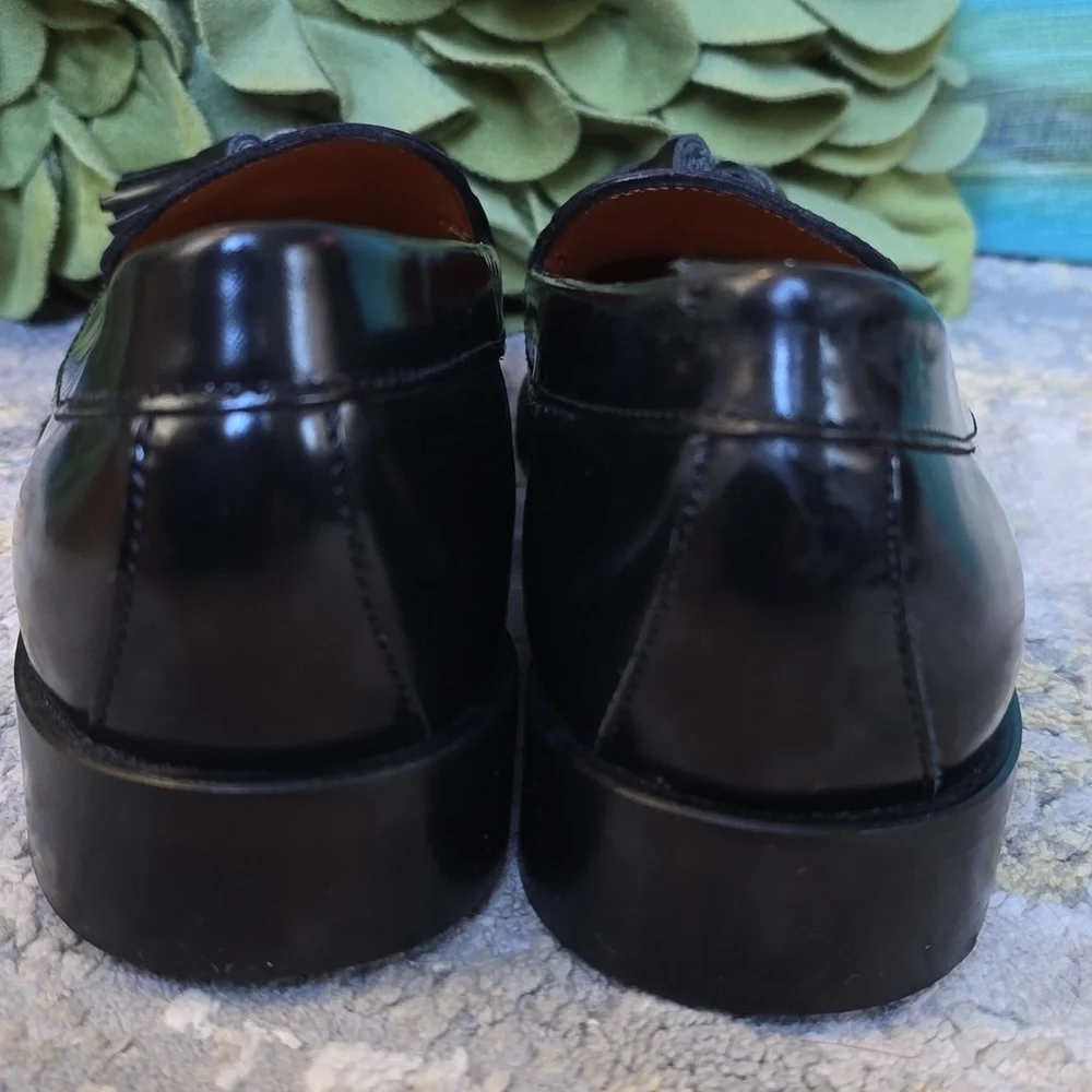 Everlane The Modern Tassel Loafer Women's Size 7.5 (NWOT -  FLAW SEE NOTES)